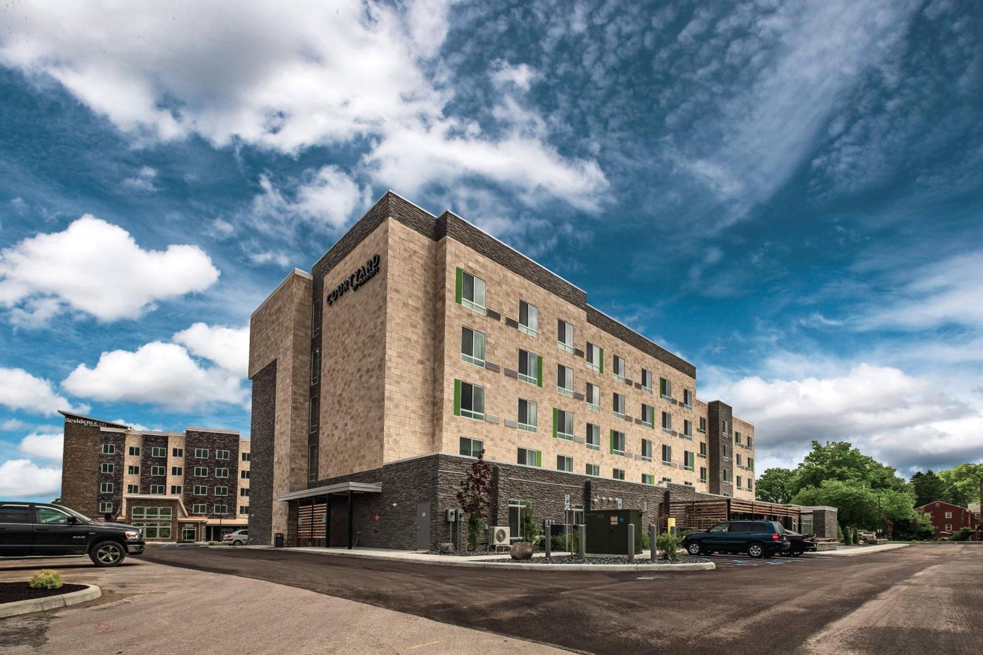 Courtyard By Marriott Toledo West Hotel Екстериор снимка