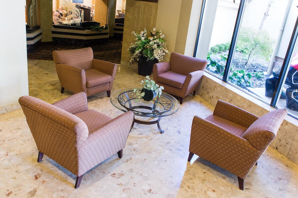 Courtyard By Marriott Toledo West Hotel Екстериор снимка