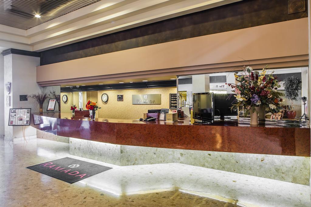 Courtyard By Marriott Toledo West Hotel Екстериор снимка