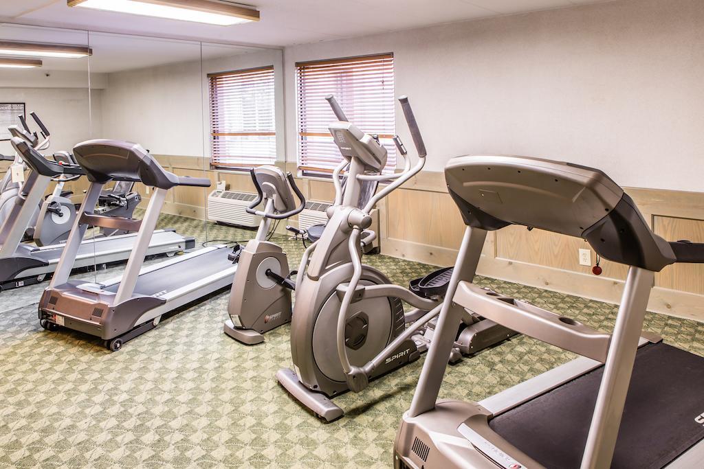 Courtyard By Marriott Toledo West Hotel Екстериор снимка